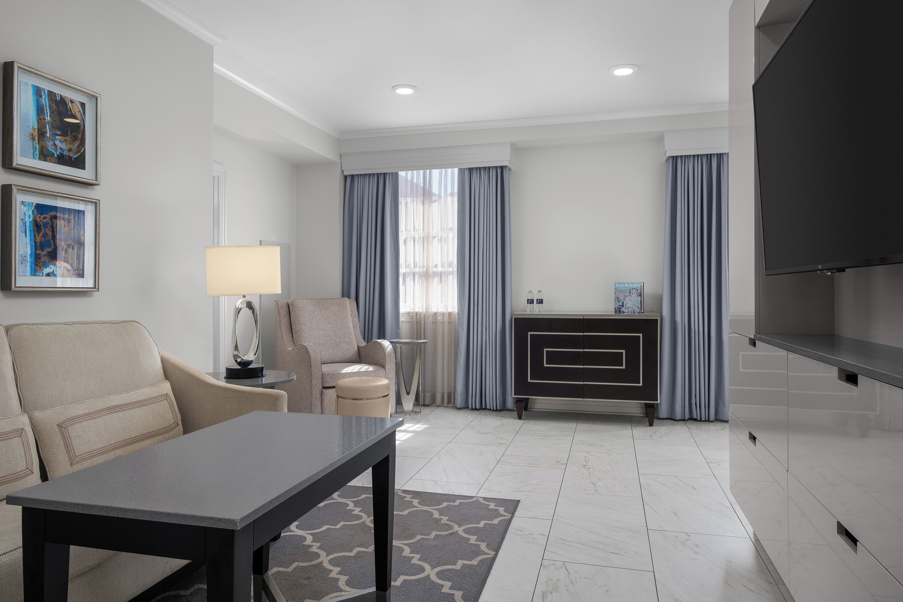 traditional suite, 1 bedroom | down duvets, in-room safe, desk, laptop workspace