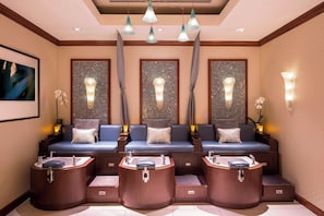 Lobby lounge, ocean views