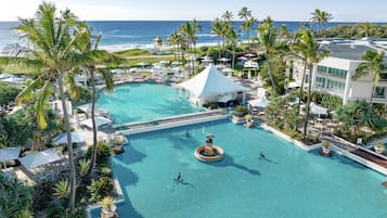 2 outdoor pools