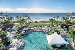 2 outdoor pools
