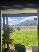 Habitación de lujo, 2 camas de matrimonio | Vistas a la montaña