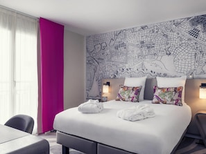 Privilege, Double Room, 1 Double Bed | Premium bedding, in-room safe, desk, blackout drapes - Mercure Paris Tour Eiffel Grenelle (Paris)