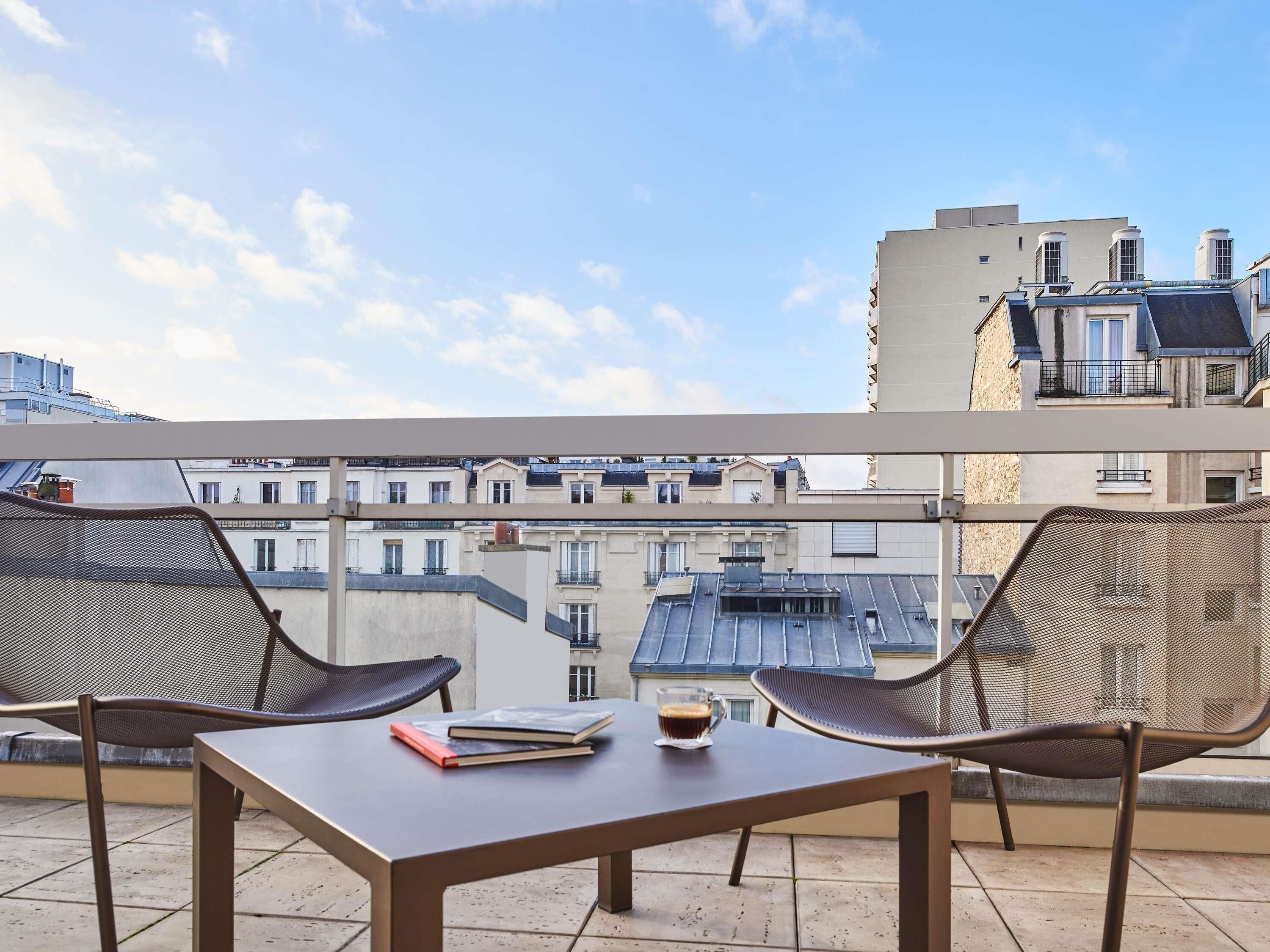 Premium bedding, in-room safe, desk, blackout curtains