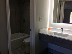 Bañera con ducha, cabezal de ducha tipo lluvia