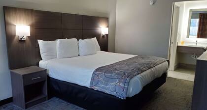 Days Inn & Suites by Wyndham Charleston Airport West