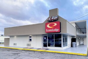 Exterior - Econo Lodge Norfolk Airport (Norfolk)