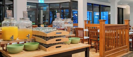 TĂ€gliches FrĂŒhstĂŒcksbuffet (16.95 GBP pro Person)