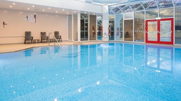 Hồ bơi trong nhà