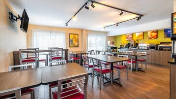 Free daily buffet breakfast