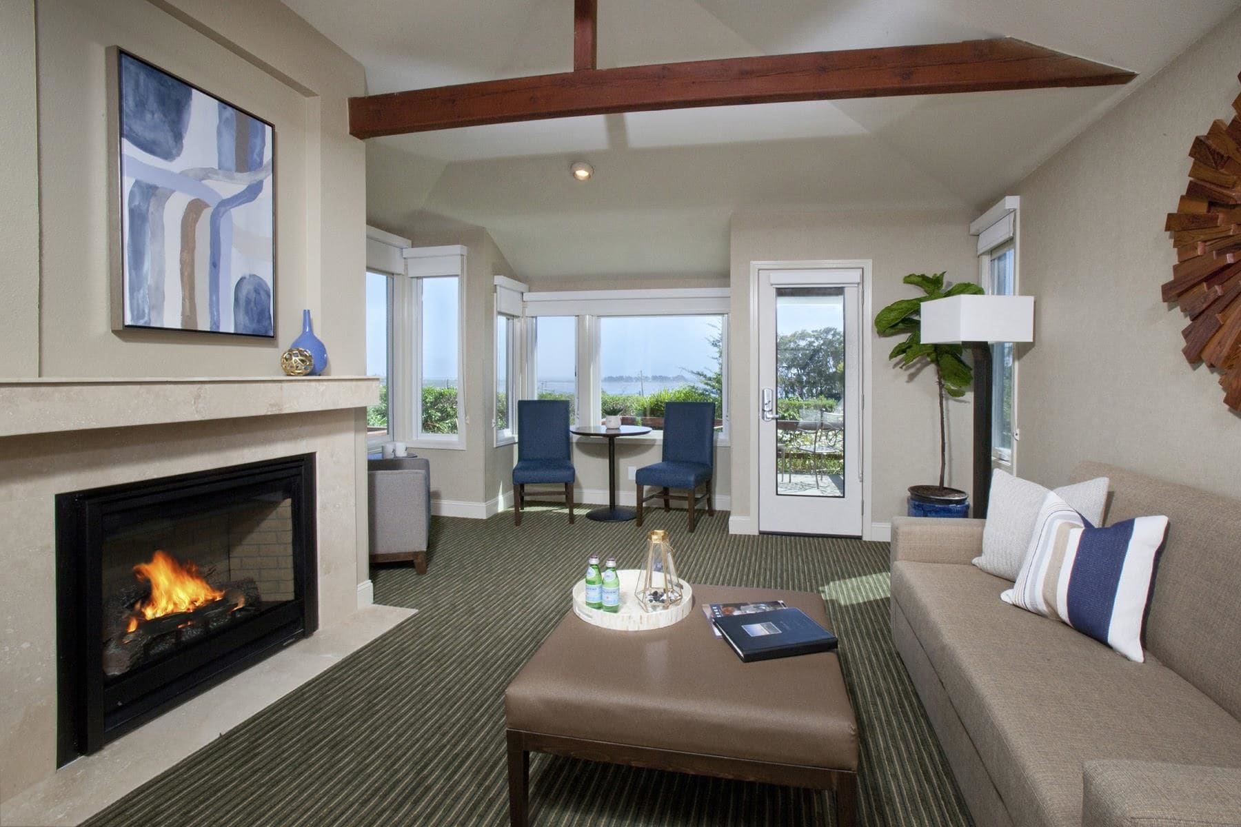 King Suite with Ocean View | Premium bedding, down comforters, individually furnished, desk