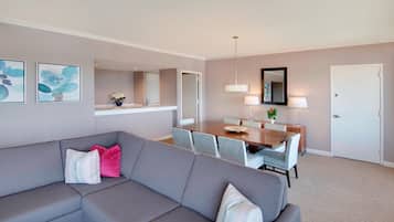 Suite, 1 King Bed | Living area | 32-inch LCD TV with premium channels, Smart TV, pay movies