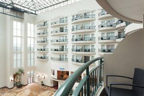Down comforters, in-room safe, desk, iron/ironing board - Marriott Savannah Riverfront (Savannah)