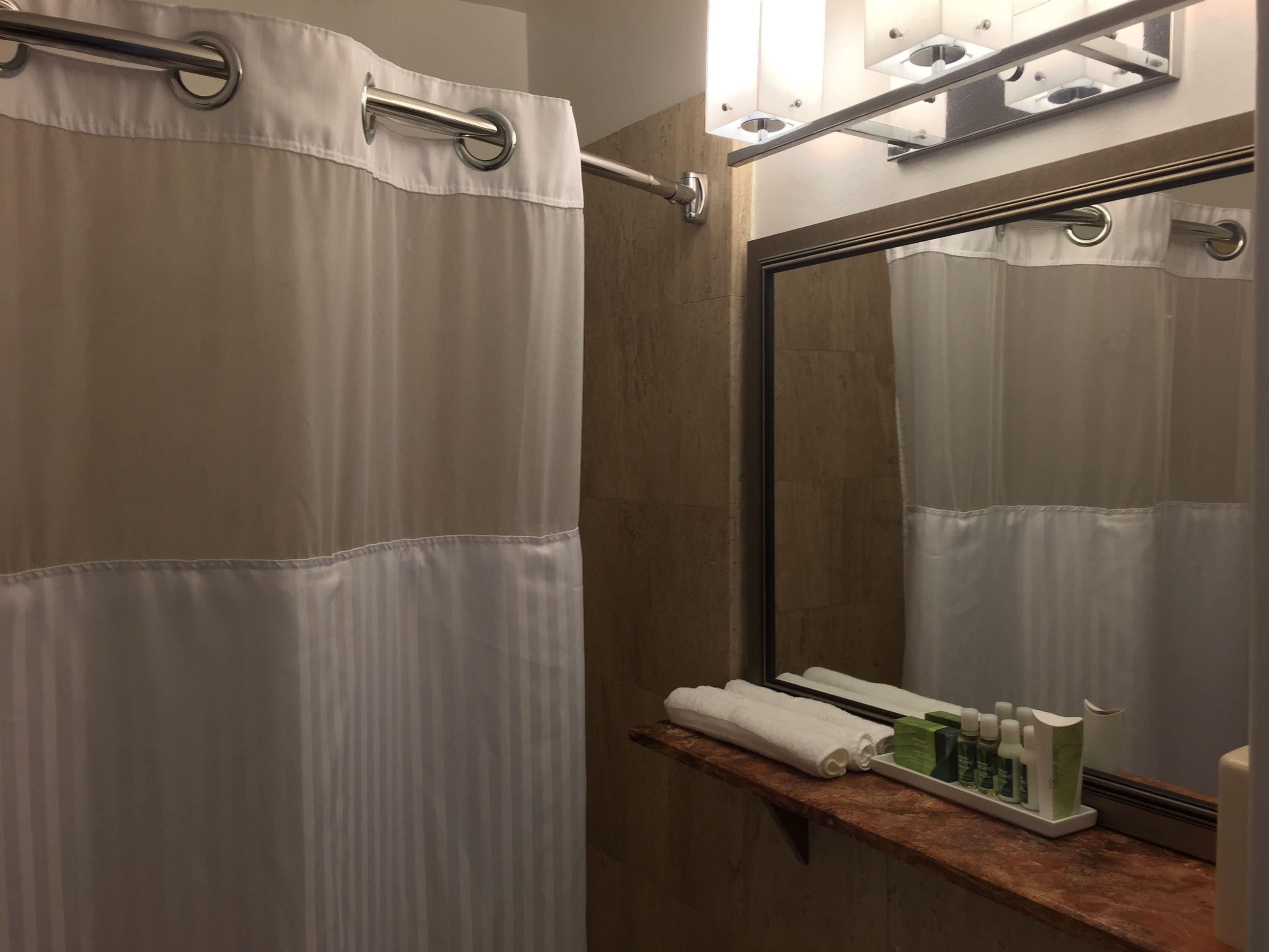 Photo - The Pickwick Hotel