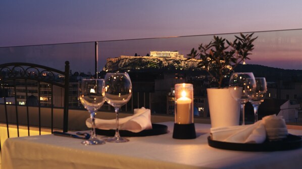 2 restaurants, breakfast, lunch, dinner served; Mediterranean cuisine 