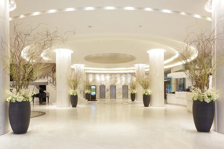 Titania Hotel - Image 1