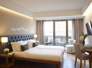 Executive Room Acropolis View | Minibar, in-room safe, desk, blackout drapes