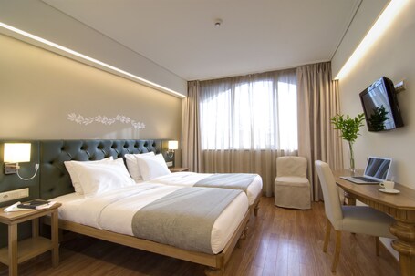 Titania Hotel - Image 61