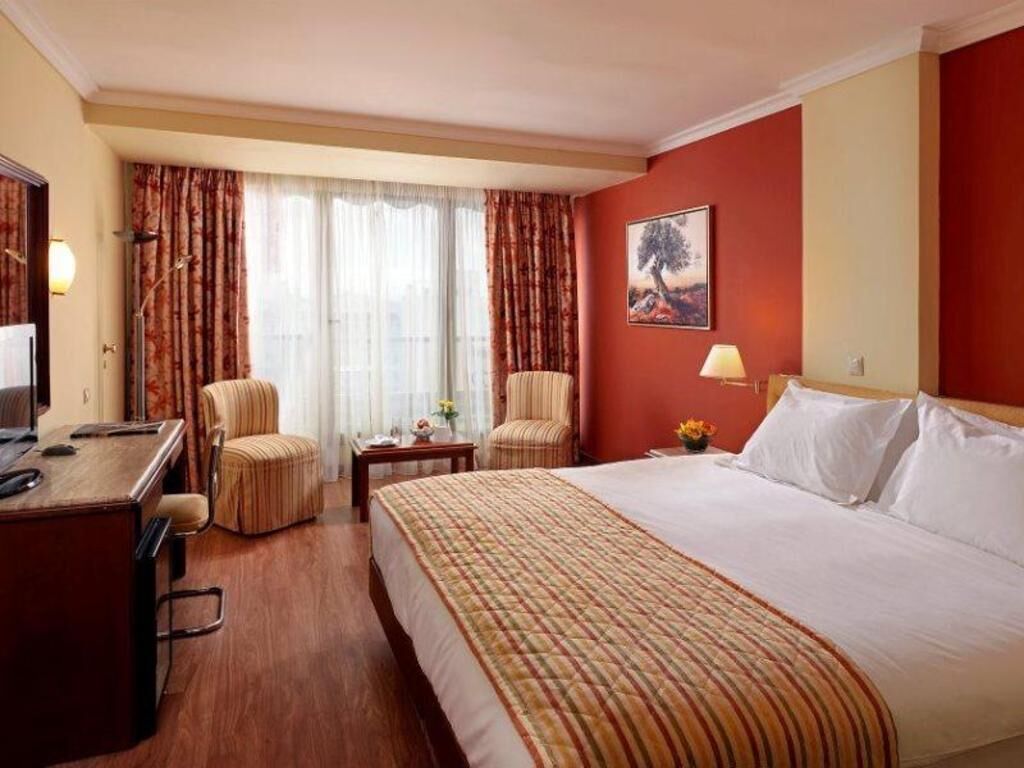 Minibar, in-room safe, desk, blackout curtains