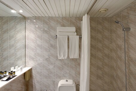 Titania Hotel - Image 74