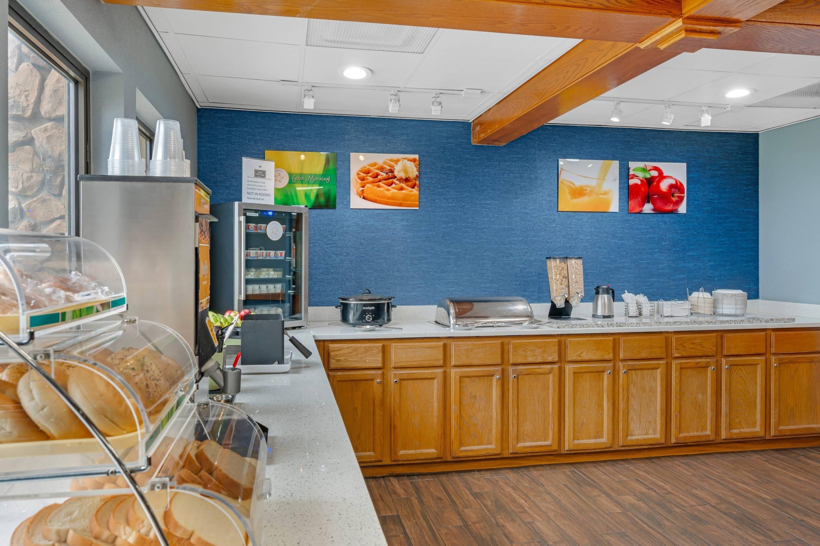 Free daily continental breakfast