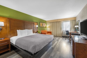 Room, 1 King Bed, Non Smoking (Upgrade) | 1 bedroom, desk, iron/ironing board, free WiFi