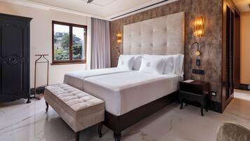 Minibar, coffres-forts dans les chambres, rideaux occultants