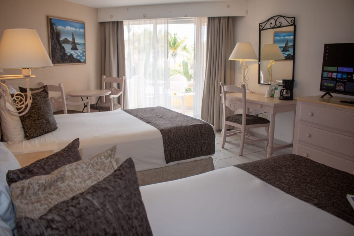 Standard Room, Balcony, Garden View | In-room safe, desk, iron/ironing board (on request), WiFi (free)