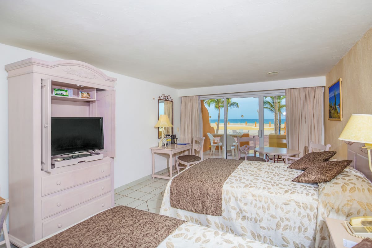 Double Room 2 Double Beds | In-room safe, desk, iron/ironing board, free WiFi