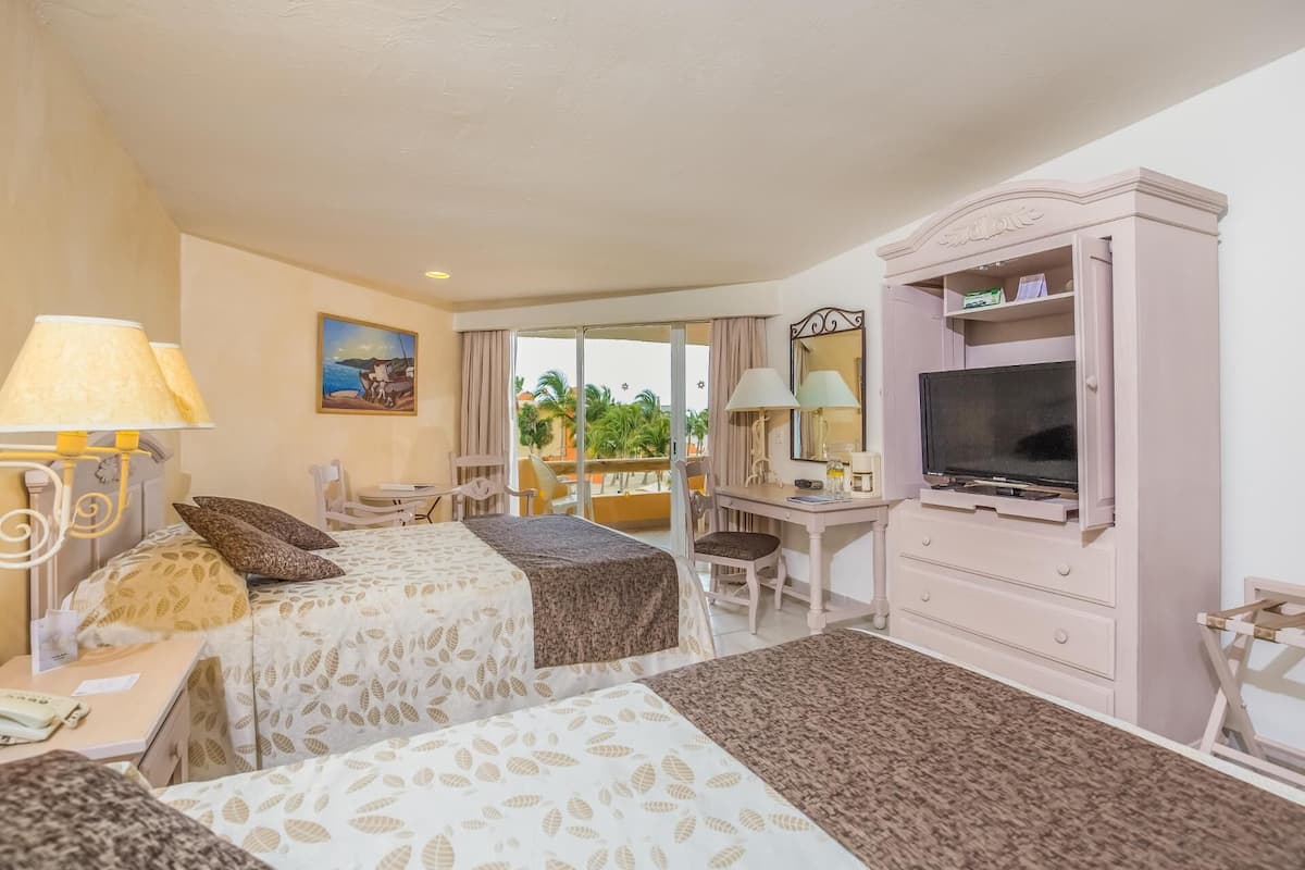 In-room safe, desk, iron/ironing board, free WiFi