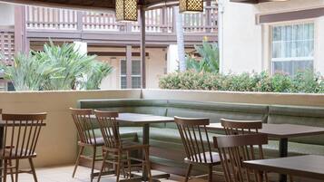 Termasuk sarapan bufet setiap hari