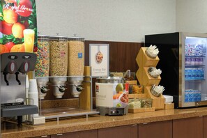 Desayuno bufé gratuito y diario