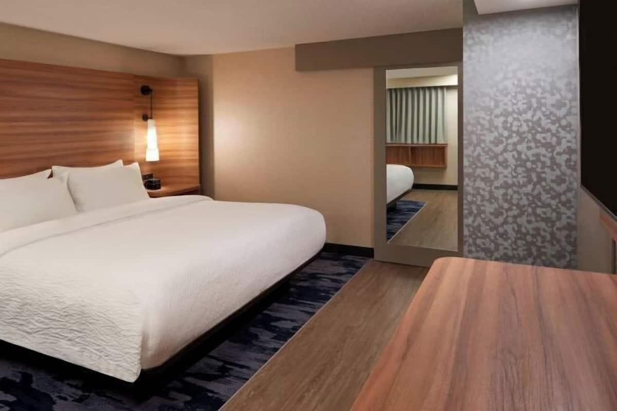 1 bedroom, in-room safe, desk, blackout drapes