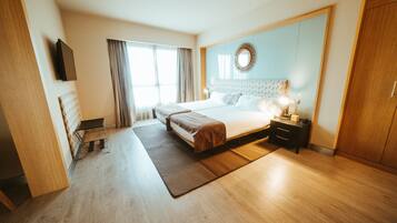 Habitación superior | 1 dormitorio, ropa de cama de alta calidad, minibar y caja fuerte