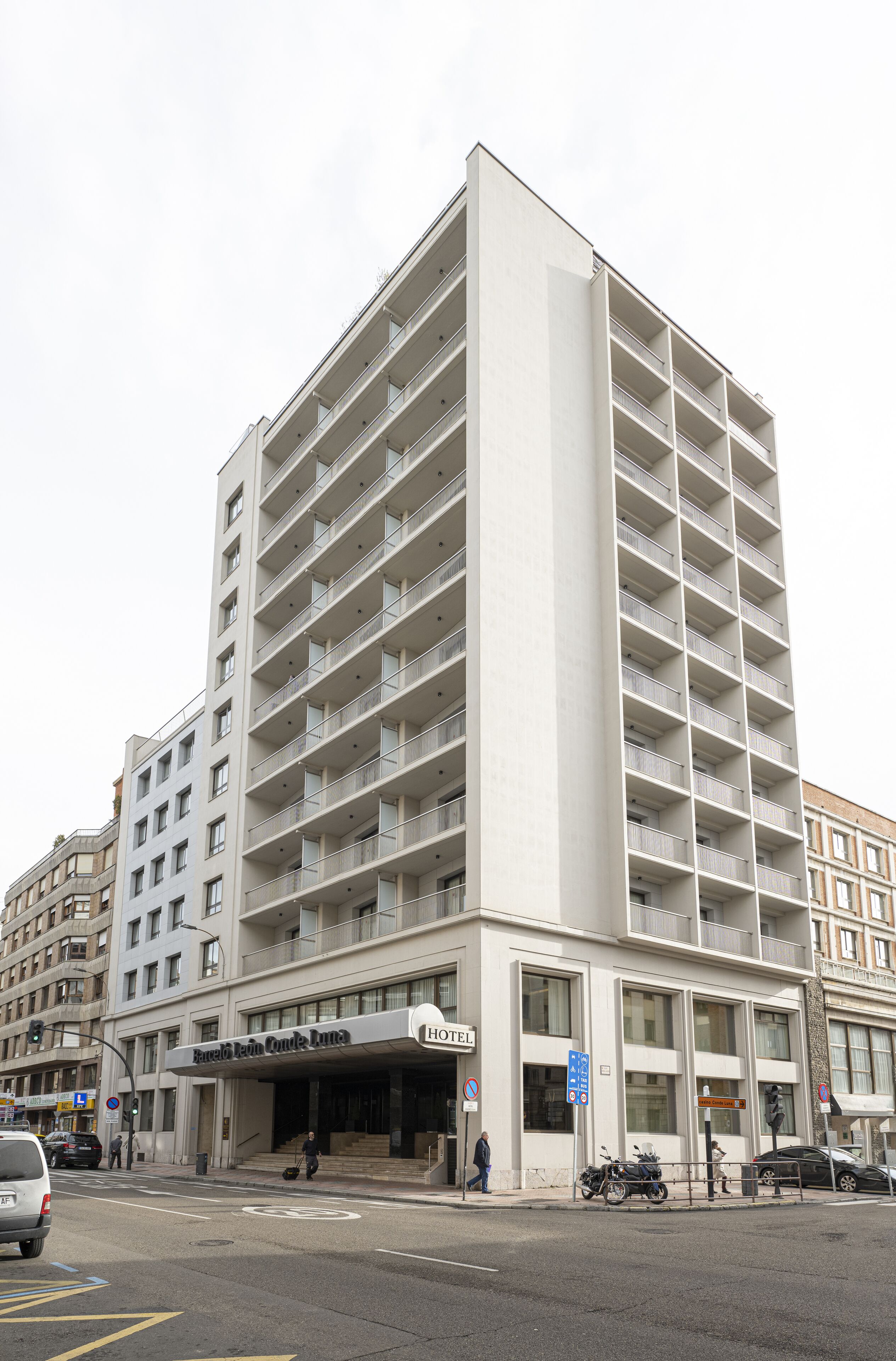 Photo - Barceló León Conde Luna