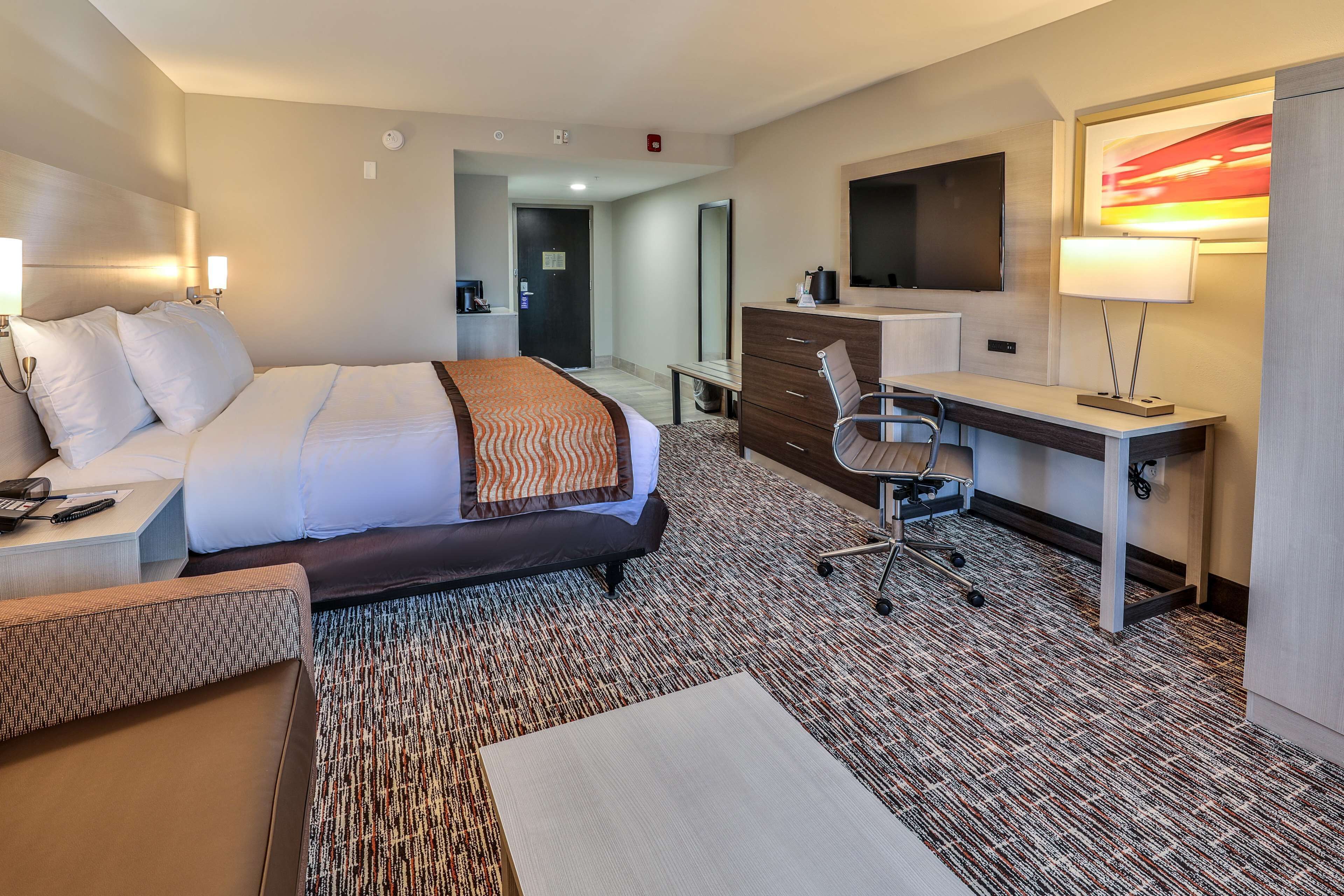 Photo - Best Western Plus Executive Residency Nashville