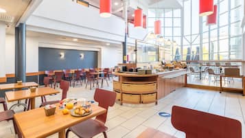 Daily buffet breakfast (EUR 10.95 per person)