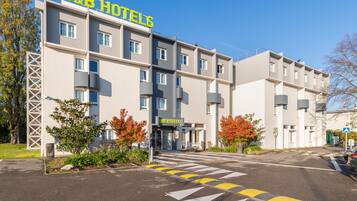 واجهة المنشأة