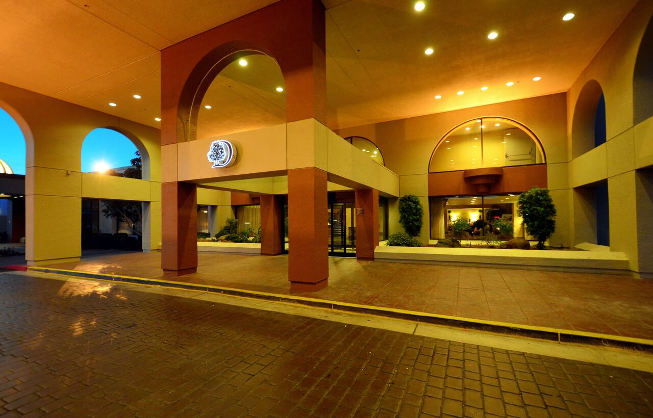 Doubletree by Hilton Newark - Fremont