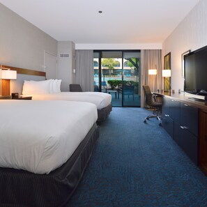 Habitación, 2 camas matrimoniales, junto a la alberca | Ropa de cama de alta calidad y camas con pillow-top