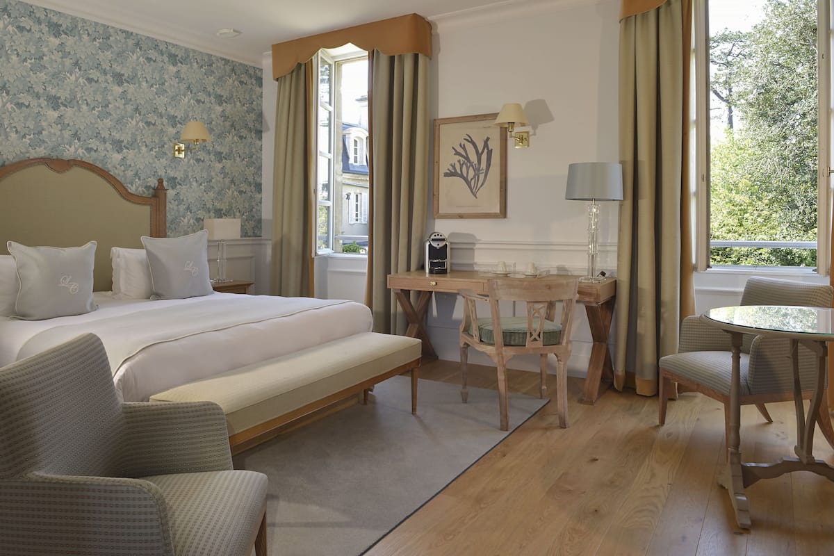 junior suite | 1 bedroom, minibar, in-room safe, individually decorated