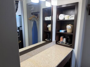 Room, 1 Queen Bed | Premium bedding, Select Comfort beds, individually furnished, desk