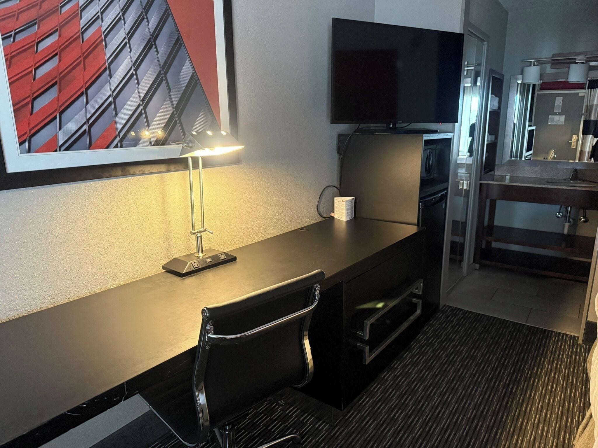 客房, 2 張加大雙人床 | 高級寢具、Select Comfort 床墊、布置獨特、書桌