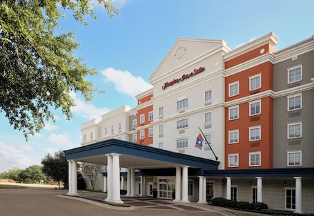 Front of property. Hampton Inn & Suites Vicksburg