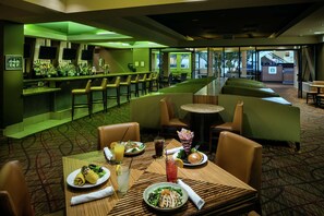 Bar (on property) - Hilton Stockton (Stockton)