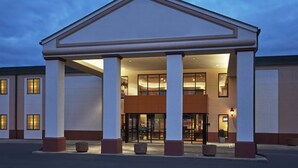 Exterior - Madison Plaza Hotel (Madison)