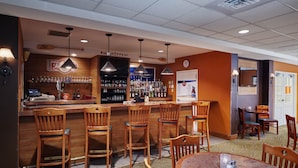 Bar (on property) - Madison Plaza Hotel (Madison)