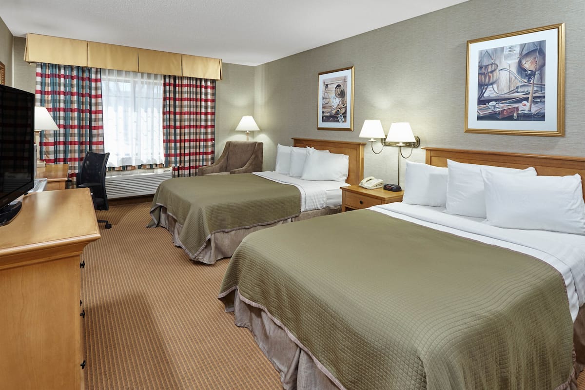 Desk, iron/ironing board, rollaway beds, free WiFi