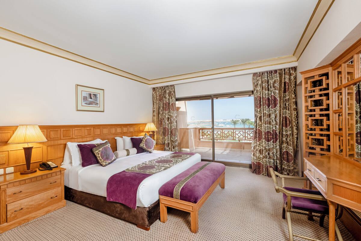 Presidential Suite, Balcony, Sea View | Pillow-top beds, in-room safe, iron/ironing board, free WiFi