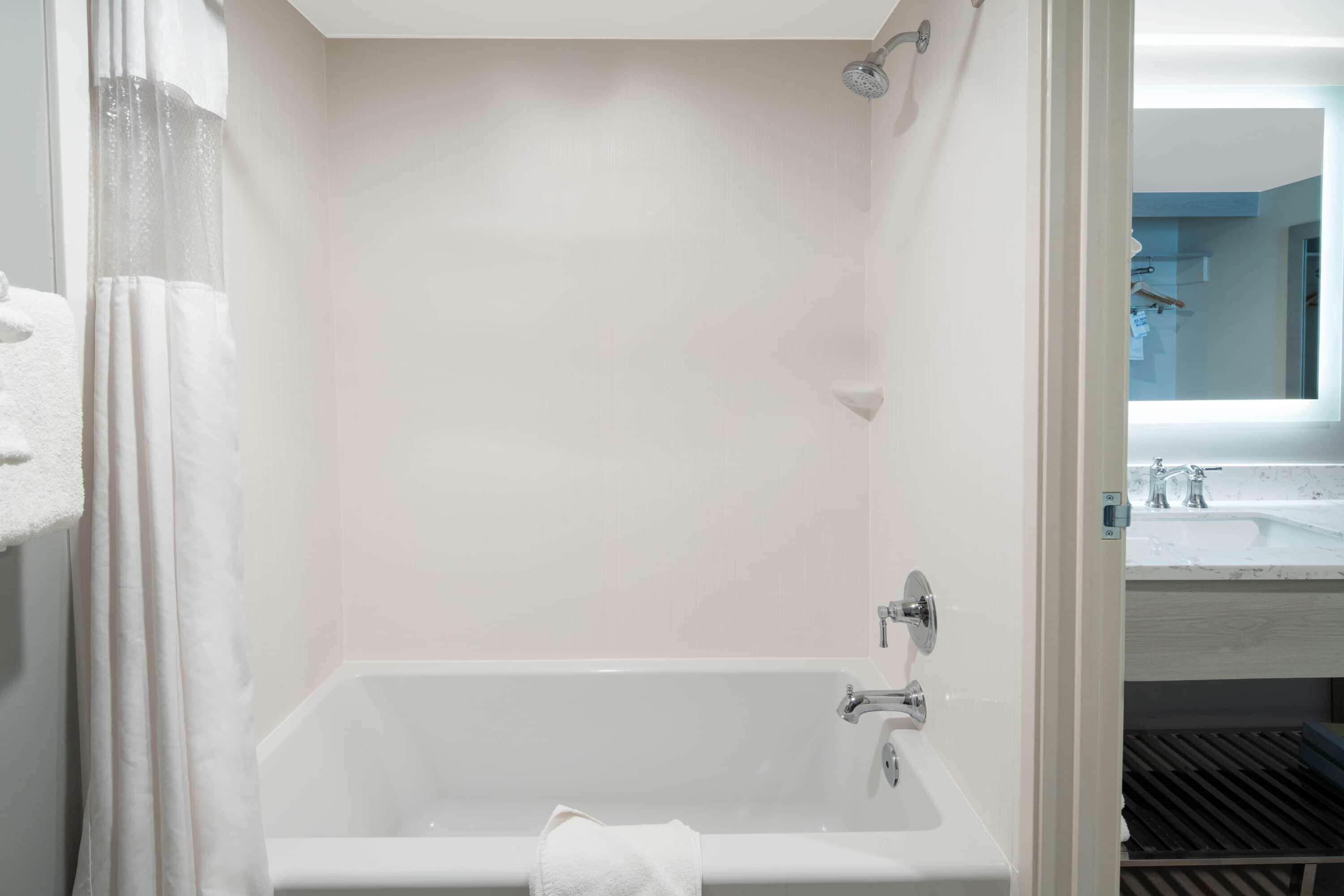 in-room safe, desk, laptop workspace, blackout curtains