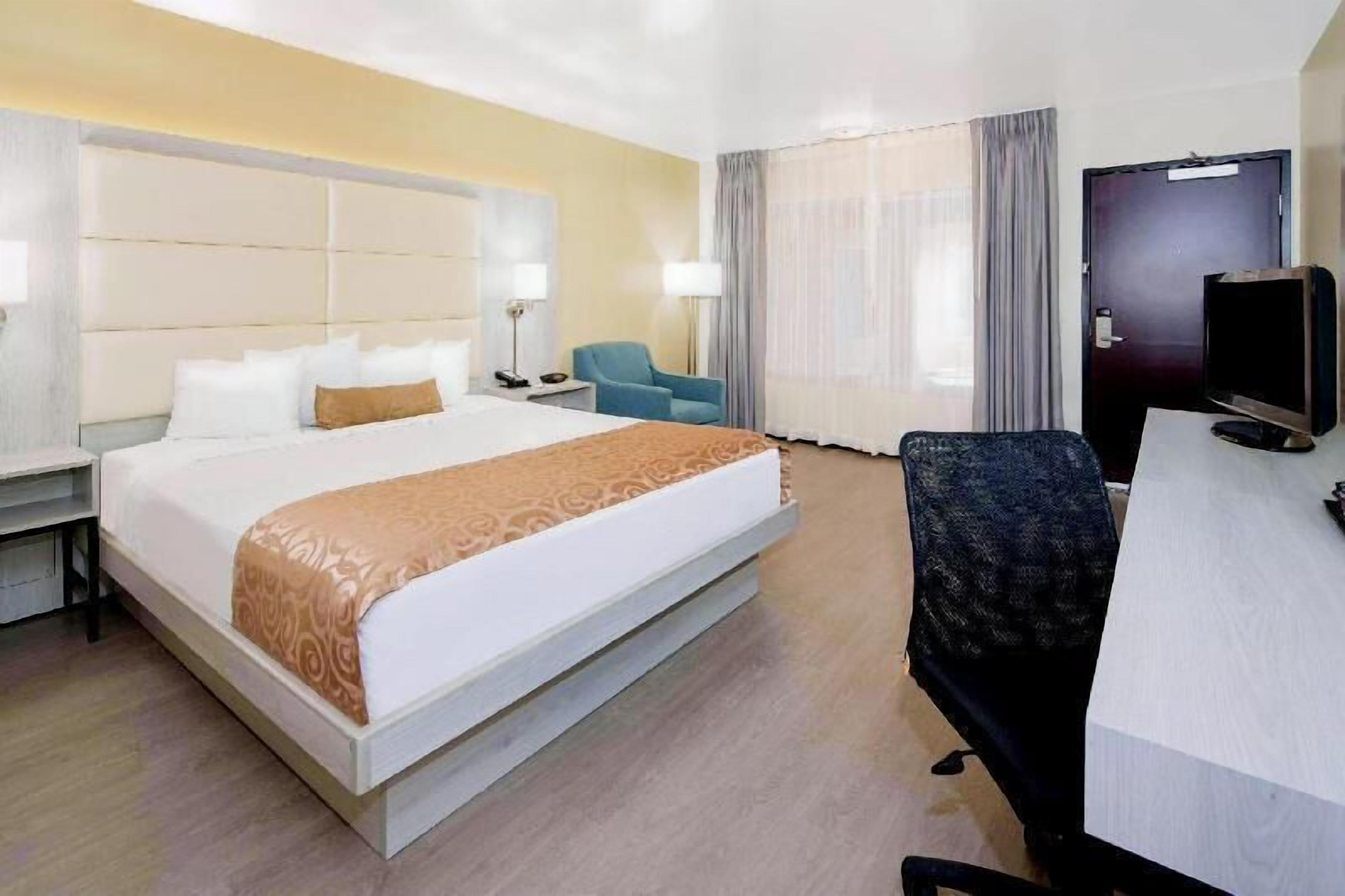 In-room safe, desk, laptop workspace, blackout drapes